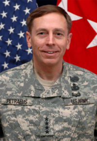 200px-David_H._Petraeus_2007.jpg